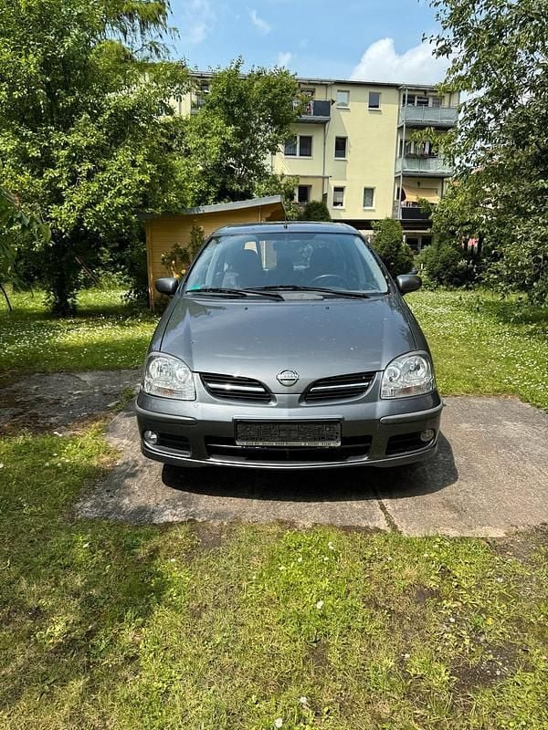 Grau Gebraucht 2005 Nissan Almera Tino Van / Kleinbus | 990 € (Fairer Preis) - Bild 1/4
