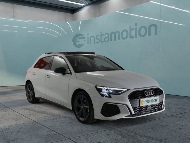 Weiß Gebraucht 2023 Audi A3 Sportback S-Line Kleinwagen | 37.740 € - Bild 1/4