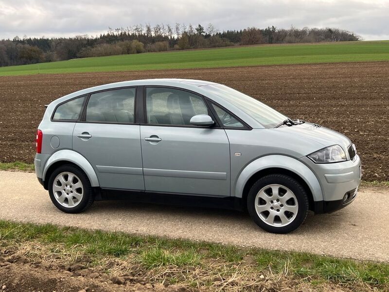 Blau Gebraucht 2001 Audi A2 Comfort Kleinwagen | 5.200 € (Etwas zu teuer) - Bild 1/4
