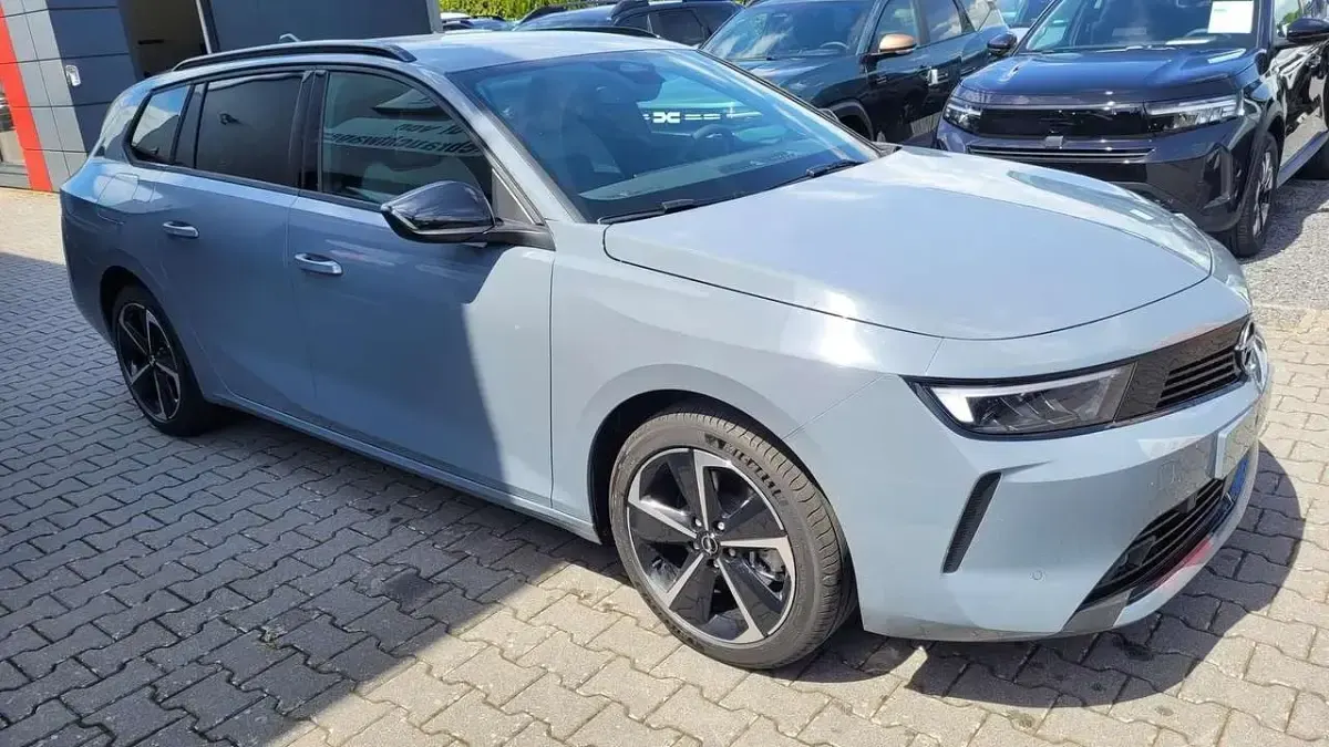 Neu Opel Astra Edition 131 PS (96 kW) 2026 Grafikgrau Kombi