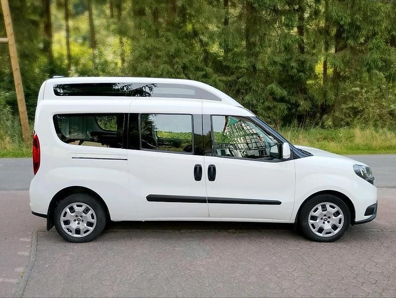 Weiß Gebraucht 2018 Fiat Doblò Van / Kleinbus | 16.500 € - Bild 1/4