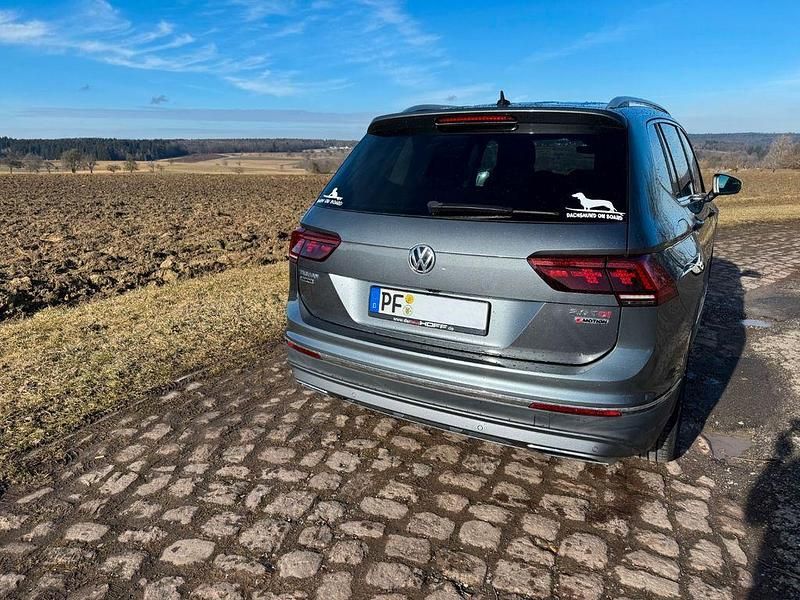 Gebraucht VW Tiguan Allspace 190 PS (139 kW) 2019 Grau SUV