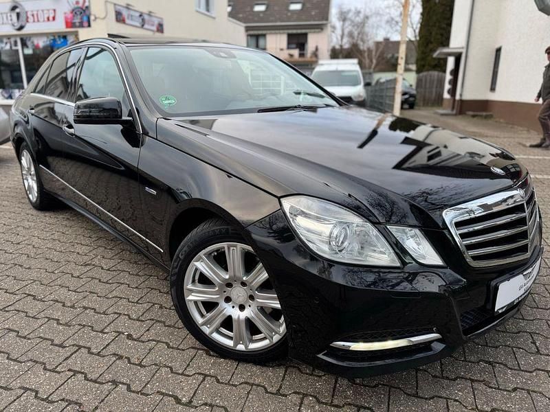 Gebraucht Mercedes E300 231 PS (169 kW) 2012 Obsidianschwarz  metalliclack Limousine
