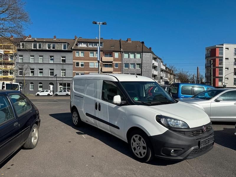 Gebraucht Fiat Doblò 100 PS (73 kW) 2019 Weiß Van / Kleinbus
