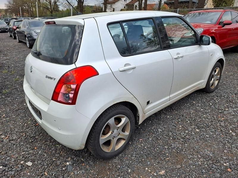 Second-hand Suzuki Swift 92 CP (67 kW) 2008 Alb Hatchback
