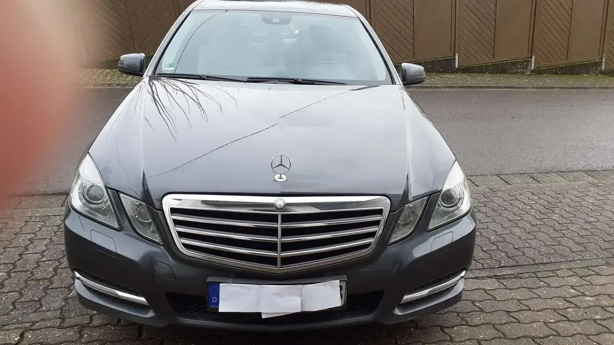 Gebraucht Mercedes 220 Avantgarde 170 PS (125 kW) 2012 Blau Limousine