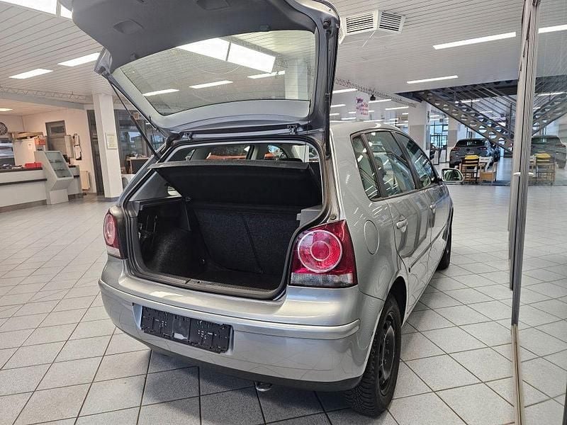 Gebraucht VW Polo 80 PS (58 kW) 2009 Silbermet. (metallic) Kleinwagen