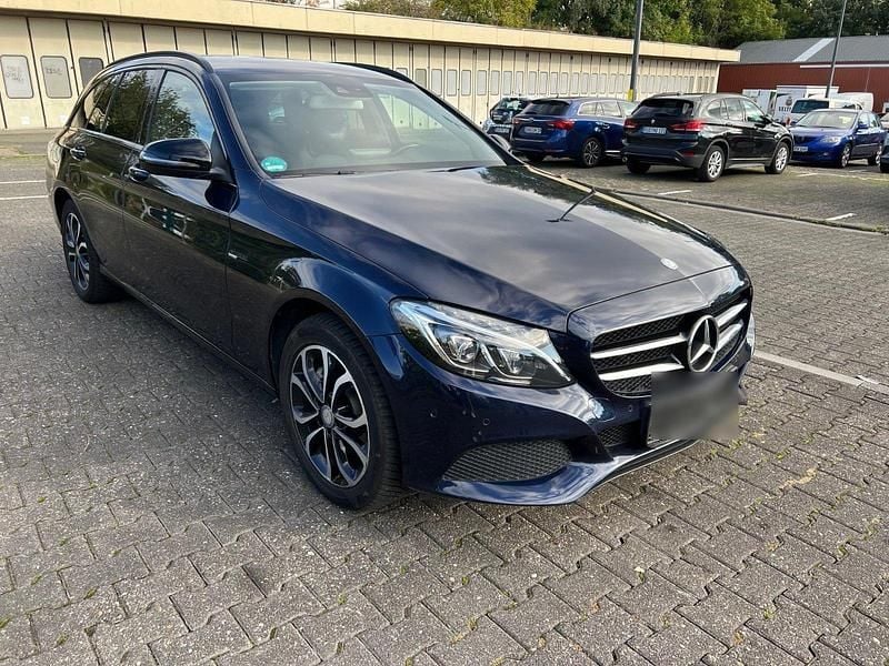 Blau Gebraucht 2016 Mercedes C220 Night Kombi | 18.000 € (Fairer Preis) - Bild 1/4