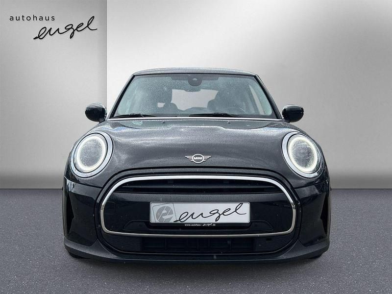 Gebraucht Mini Cooper Essential 136 PS (100 kW) 2023 Midnight black ii Kleinwagen
