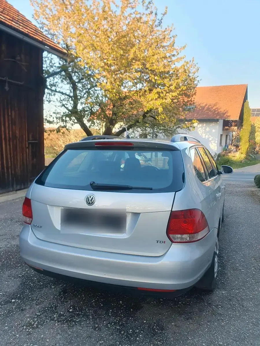 Gebraucht VW Golf V 105 PS (77 kW) 2008 Silber Kombi