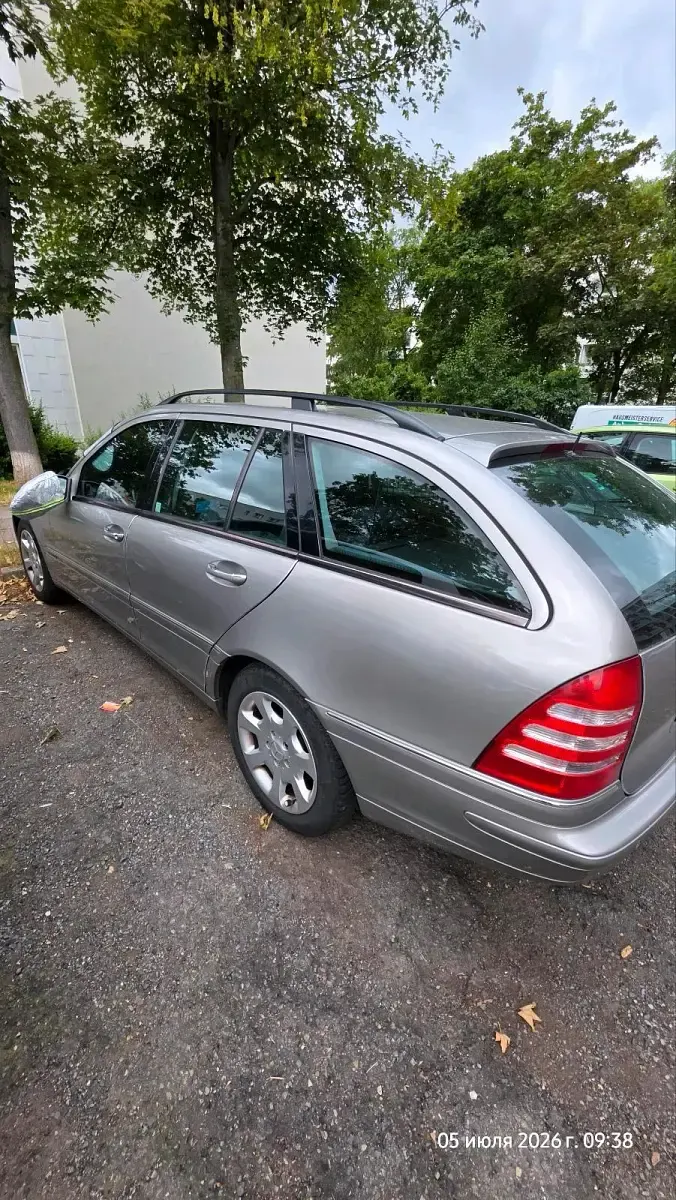 Gebraucht Mercedes C180 143 PS (105 kW) 2003 Andere farben Kombi
