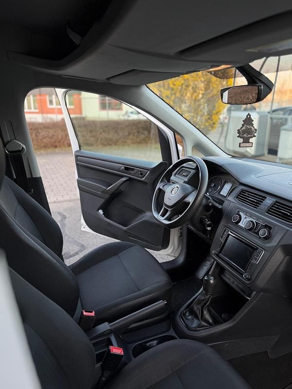 Gebraucht VW Caddy Conceptline 102 PS (75 kW) 2017 Weiß Van / Kleinbus