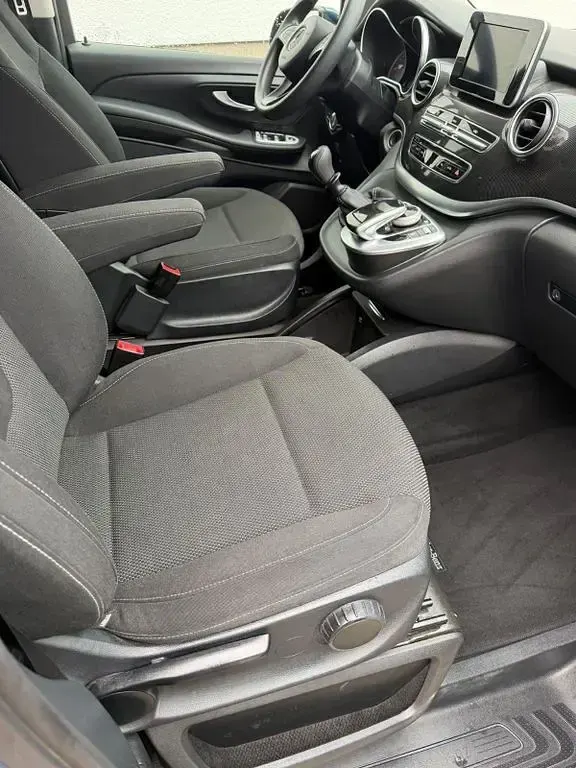 Gebraucht Mercedes V200 136 PS (100 kW) 2017 Blau Van / Kleinbus