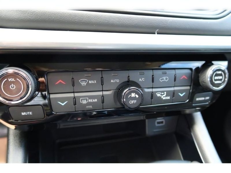 Gebraucht Jeep Compass Limited 131 PS (96 kW) 2023 Grün SUV