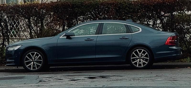 Blau Gebraucht 2018 Volvo S90 Limousine | 19.500 € (Fairer Preis) - Bild 1/4