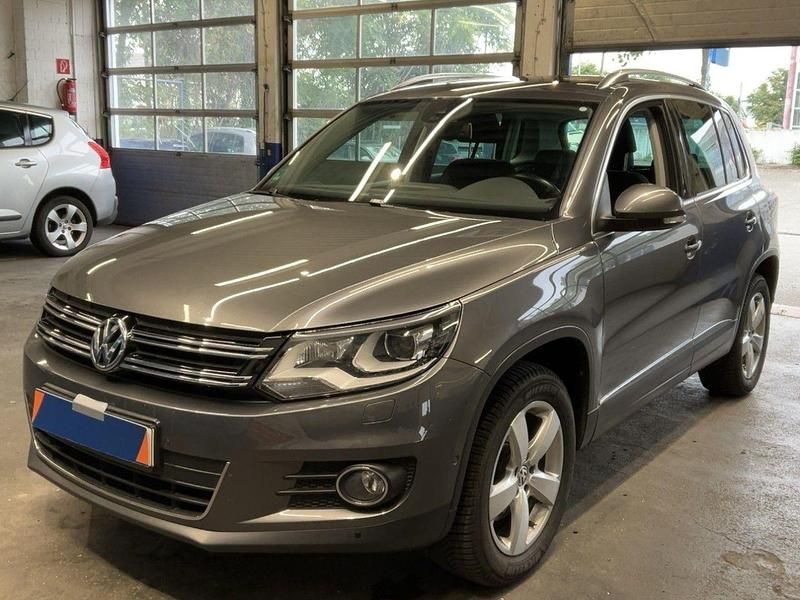Grau Gebraucht 2013 VW Tiguan Sportline SUV | 15.980 € (Fairer Preis) - Bild 1/1