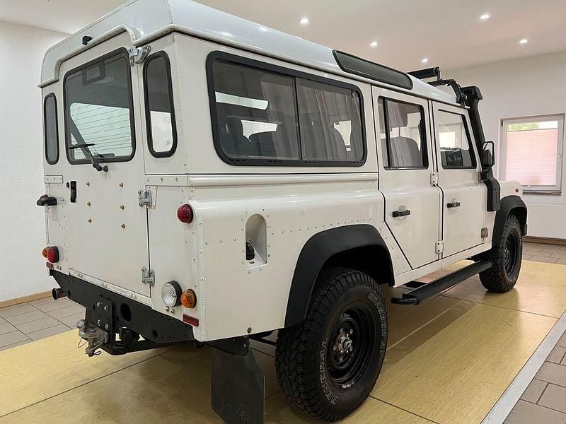 Gebraucht Land Rover Defender 122 PS (89 kW) 2011 Weiß Kombi