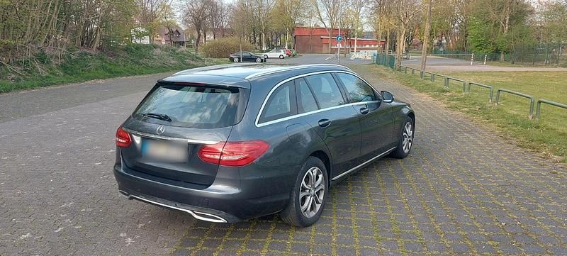 Gebraucht Mercedes C200 189 PS (139 kW) 2016 Grau Kombi