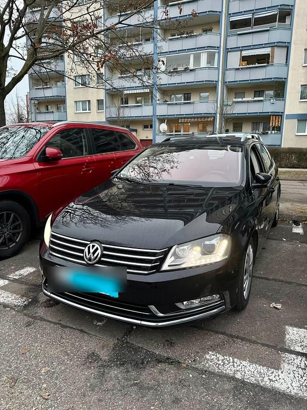 Gebraucht VW Passat Highline 160 PS (117 kW) 2013 Schwarz Kombi
