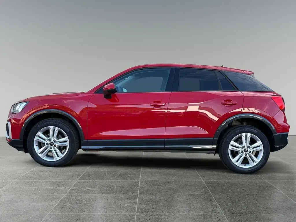 Gebraucht Audi Q2 Advanced Plus 150 PS (110 kW) 2025 Progressivrot metallic SUV