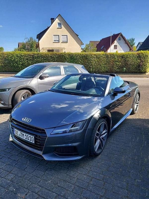 Grau Gebraucht 2016 Audi TT Cabrio | 20.499 € (Guter Preis) - Bild 1/4