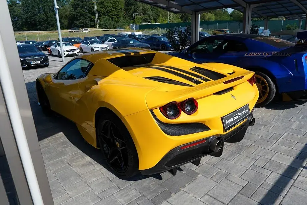 Gebraucht Ferrari F8 721 PS (530 kW) 2011 Gelb Cabrio