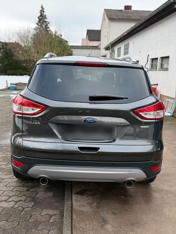 Gebraucht Ford Kuga 150 PS (110 kW) 2016 Grau SUV