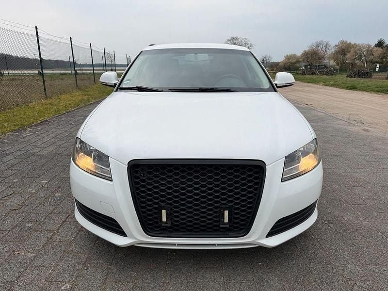 Gebraucht Audi A3 Attraction 125 PS (91 kW) 2010 Weiß Kleinwagen