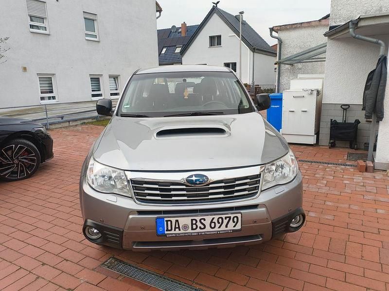 Gebraucht Subaru Forester Active 147 PS (108 kW) 2010 Silber SUV