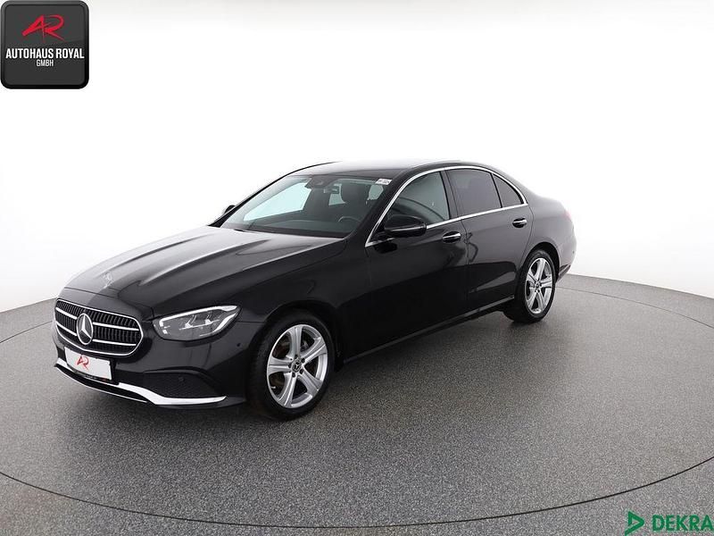 Schwarz Gebraucht 2020 Mercedes E220 Avantgarde Limousine | 33.880 € (Fairer Preis) - Bild 1/4