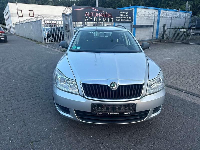 Gebraucht Skoda Octavia Classic 122 PS (89 kW) 2011 Silber Kombi