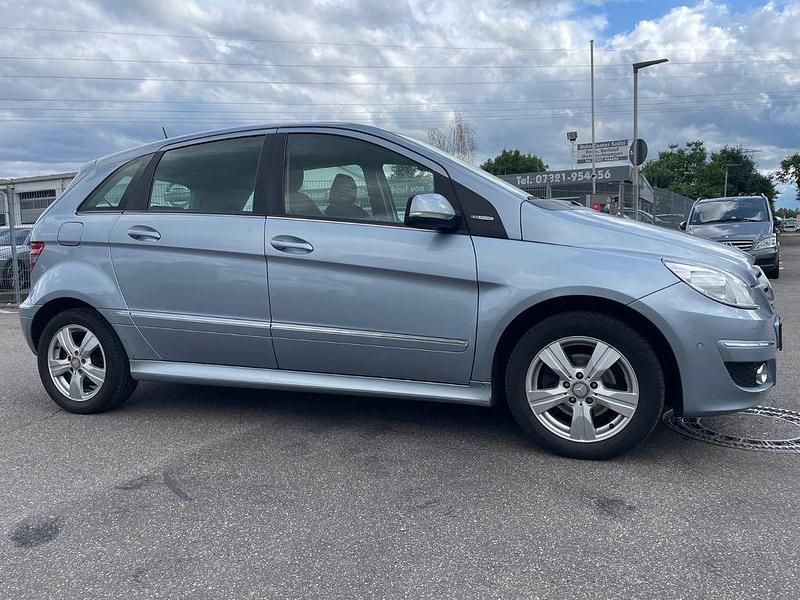 Gebraucht Mercedes B170 116 PS (85 kW) 2009 Blue metallic Van / Kleinbus