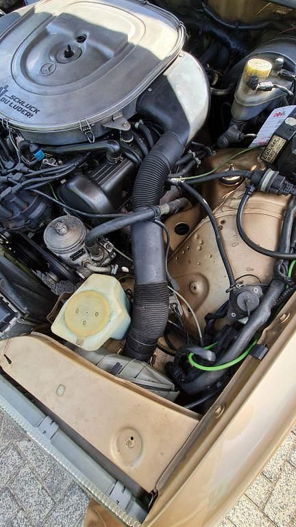 Usata Mercedes E280 252 CV (185 kW) 1983 Oro Berlina