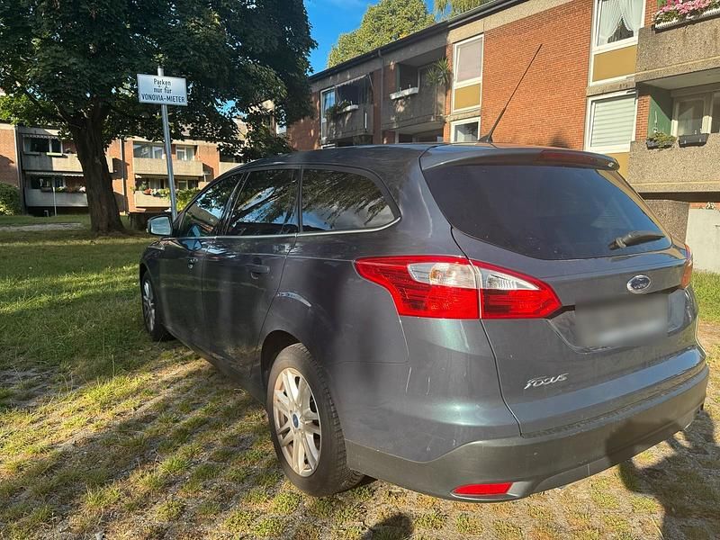 Gebraucht Ford Focus 163 PS (119 kW) 2013 Grau Kombi