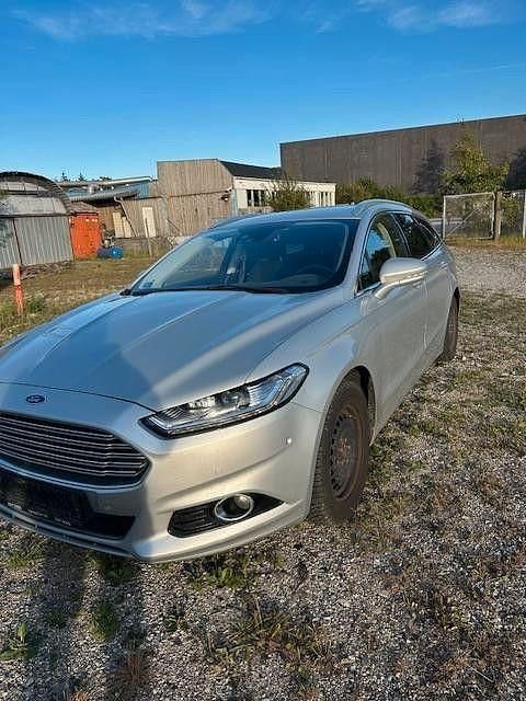Silber Gebraucht 2017 Ford Mondeo Titanium Limousine | 5.990 € (Guter Preis) - Bild 1/4