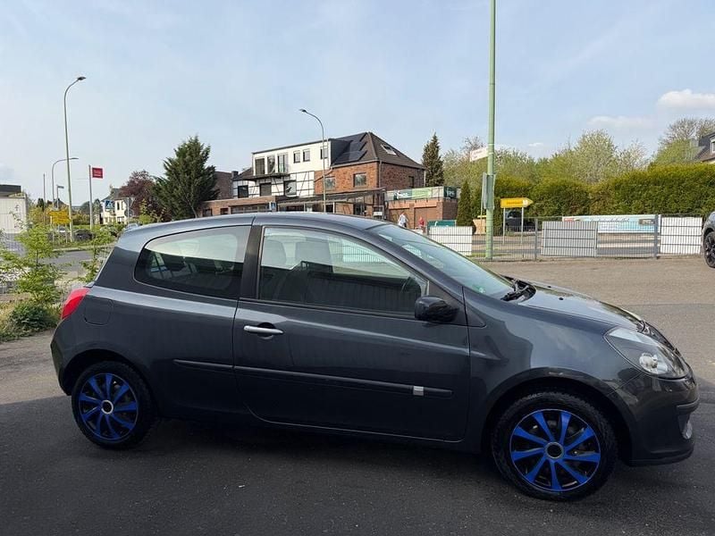 Gebraucht Renault Clio III 75 PS (55 kW) 2008 Grau Kleinwagen