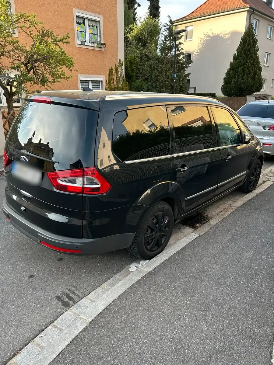 Gebraucht Ford Galaxy 163 PS (119 kW) 2011 Schwarz Van / Kleinbus