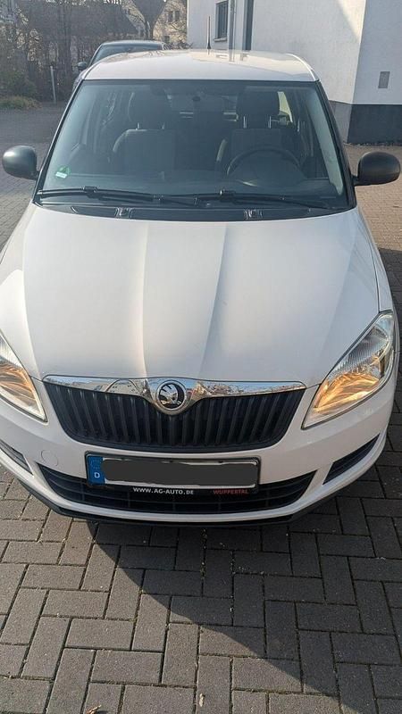 Gebraucht Skoda Fabia Active 86 PS (63 kW) 2014 Weiß Kleinwagen