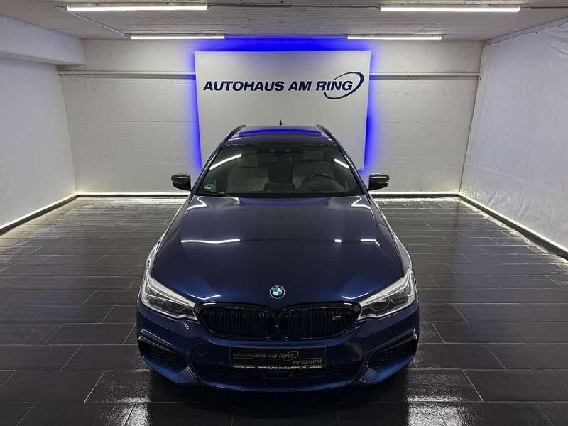 Mediterranblau metallic Gebraucht 2018 BMW 550 Competition Edition Kombi | 38.699 € (Teuer) - Bild 1/4