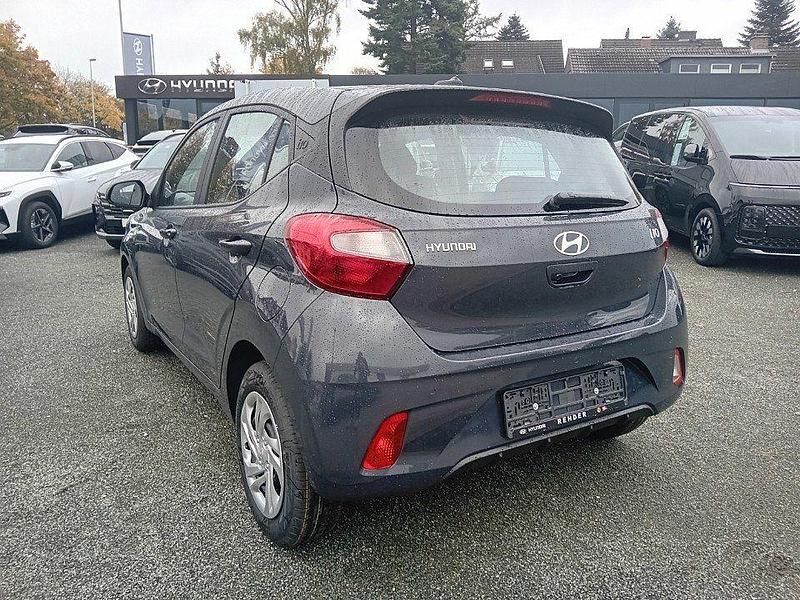 Neu Hyundai i10 Select 63 PS (46 kW) 2025 Grau Kleinwagen