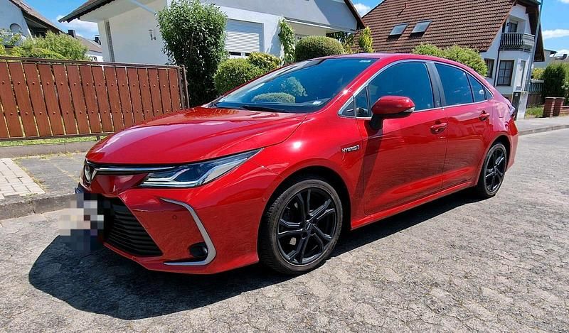 Rot Gebraucht 2020 Toyota Corolla Limousine | 18.500 € (Fairer Preis) - Bild 1/4