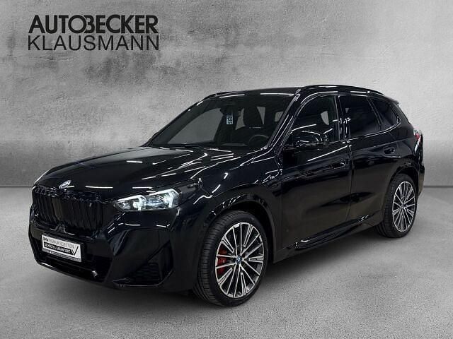 Schwarz Gebraucht 2023 BMW iX1 M Sport SUV | 46.386 € (Etwas zu teuer) - Bild 1/2