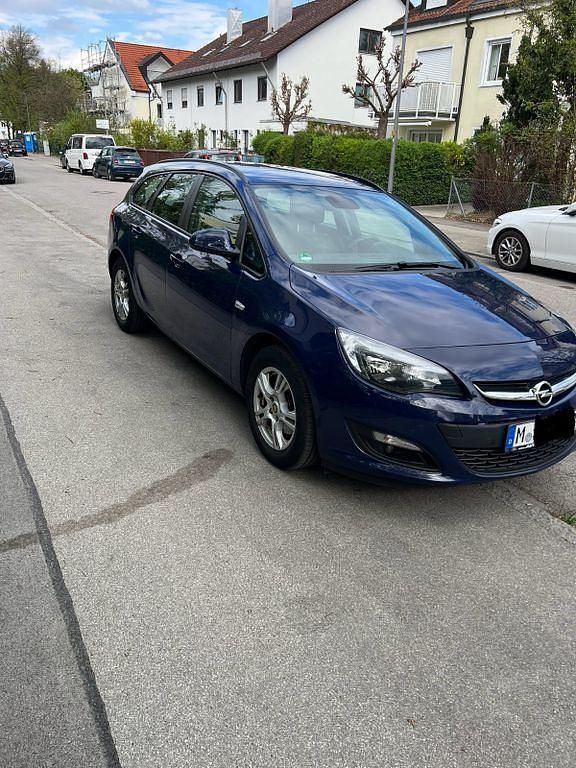 Blau Gebraucht 2014 Opel Astra Eco Kombi | 2.950 € (Fairer Preis) - Bild 1/4