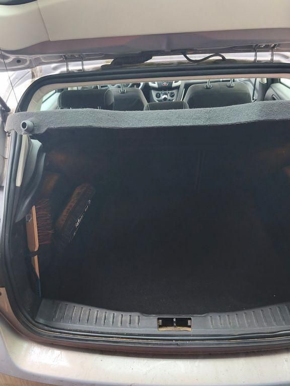 Gebraucht Ford Focus Ambiente 105 PS (77 kW) 2011 Grau Limousine