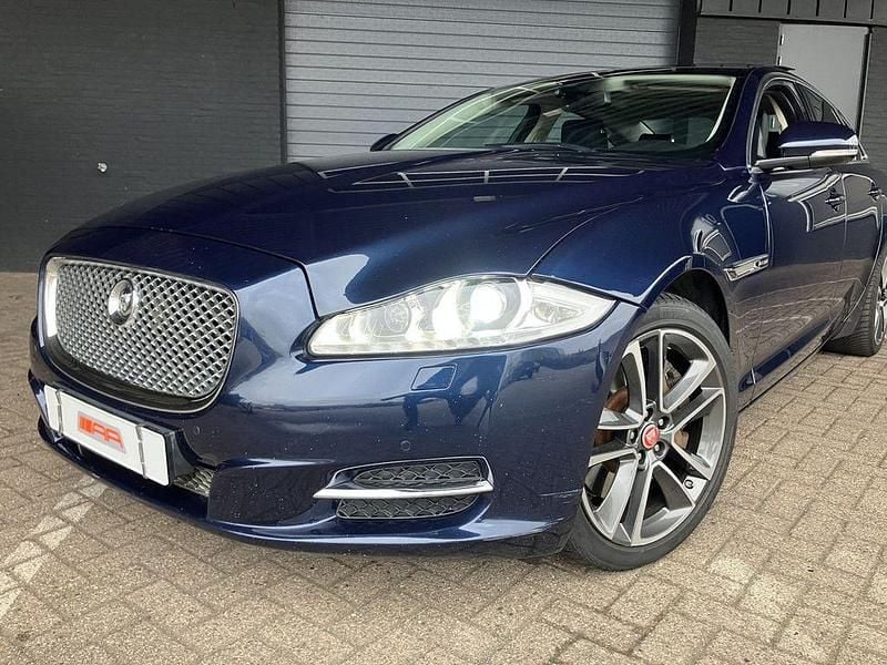 Gebraucht Jaguar XJ Luxury 275 PS (202 kW) 2012 Blau Limousine