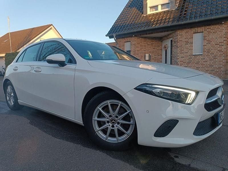 Usata Mercedes A200 163 CV (119 kW) 2018 Bianco Berlina