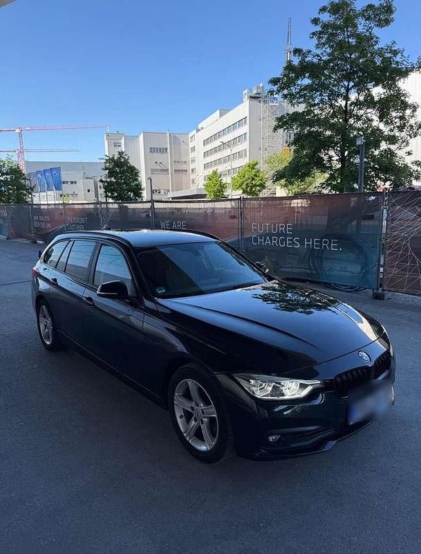 Gebraucht BMW 320 Sport Line 190 PS (139 kW) 2015 Limousine