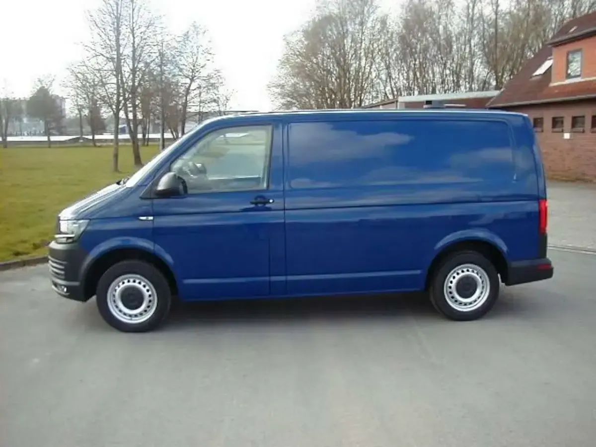 Używany VW Transporter 150 KM (110 kW) 2018 Niebieski Van