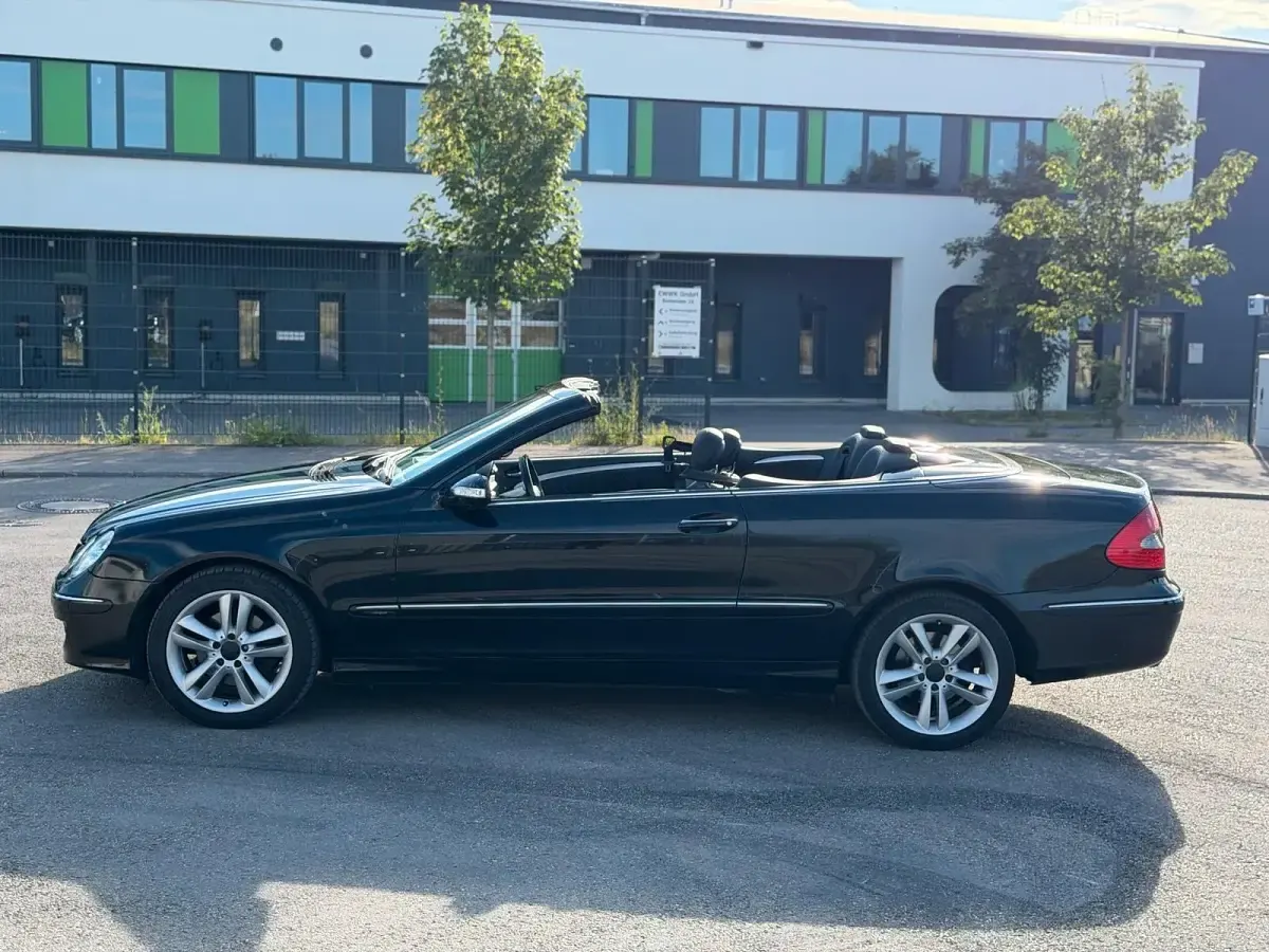 Gebraucht Mercedes CLK200 Avantgarde 184 PS (135 kW) 2008 Schwarz Cabrio