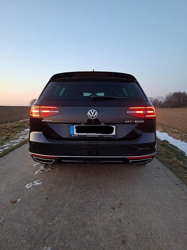 Gebraucht VW Passat R-line 190 PS (139 kW) 2015 Schwarz Limousine